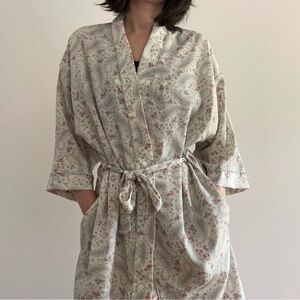 VINTAGE CLAUDEL FLORAL  PASTEL PRINTED ROBE -  S